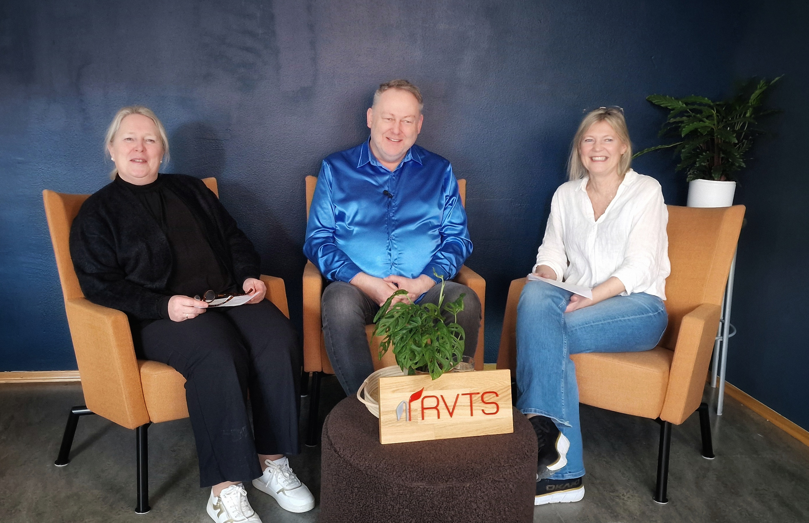 Bildet viser tre rådigvere ved RVTS Midt.