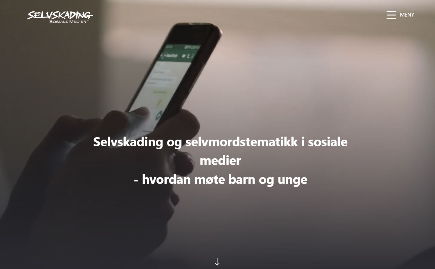 Hender som taster på mobil